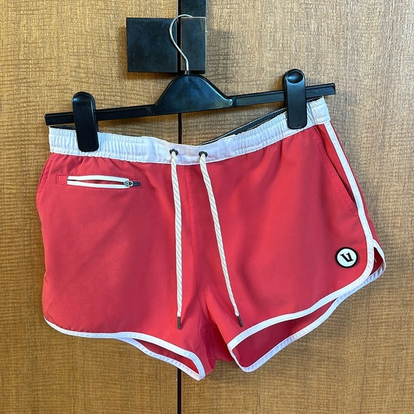 Vuori Clementine Shorts with Pockets! - Picture 1 of 2